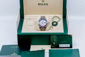 Rolex-Uhr in Original-Box mit Papieren